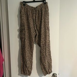 Leopard print cargo joggers - Aerie, size L